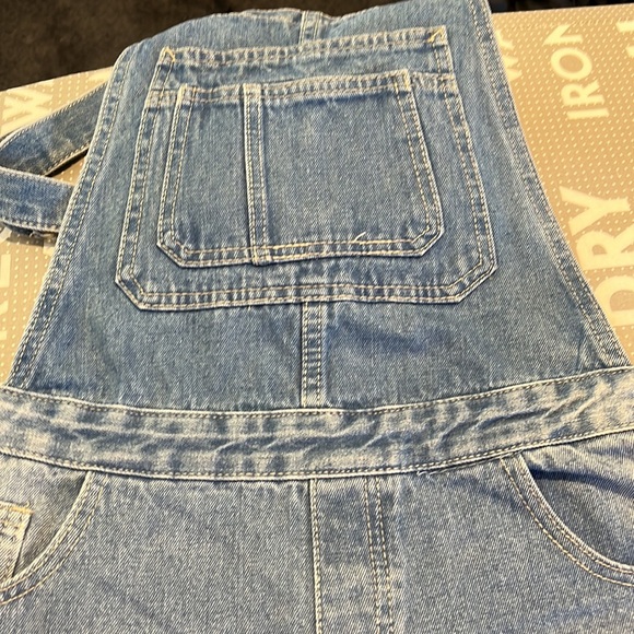 Valley girl denim shorts and bib - Picture 10 of 10